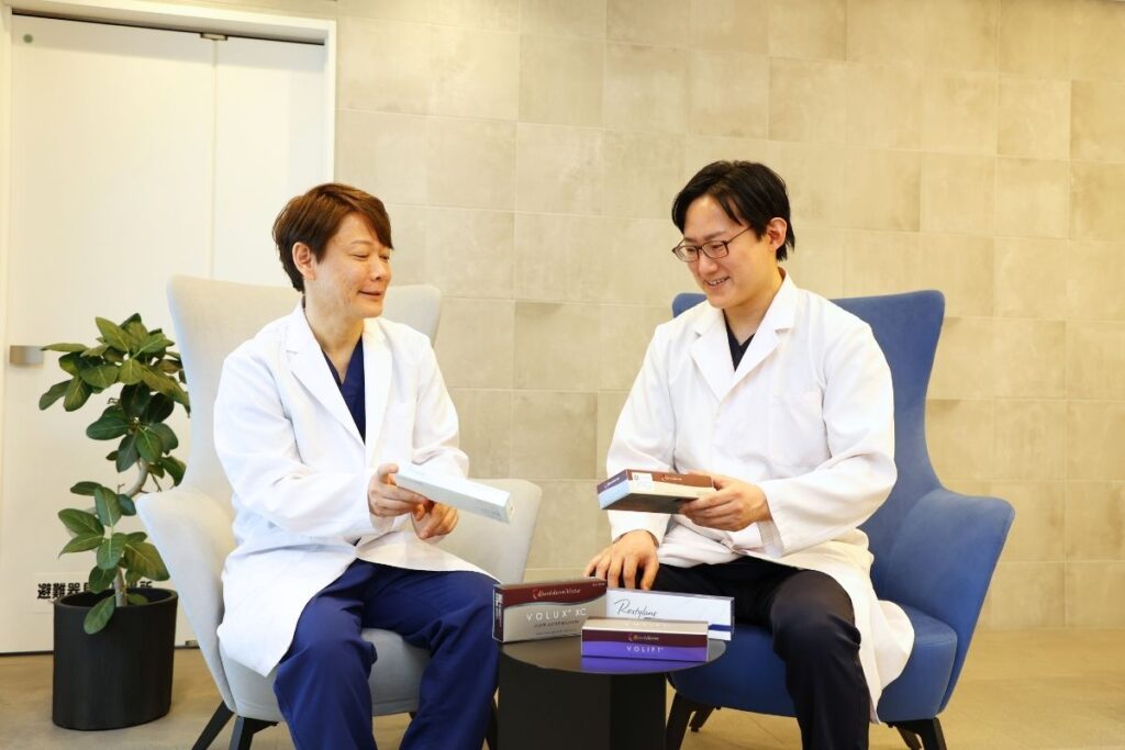 ヒアルロン酸について話す井畑医師と安形医師