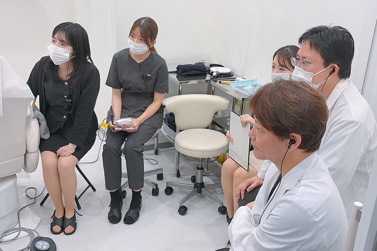 ダーマペンの院内講習の様子