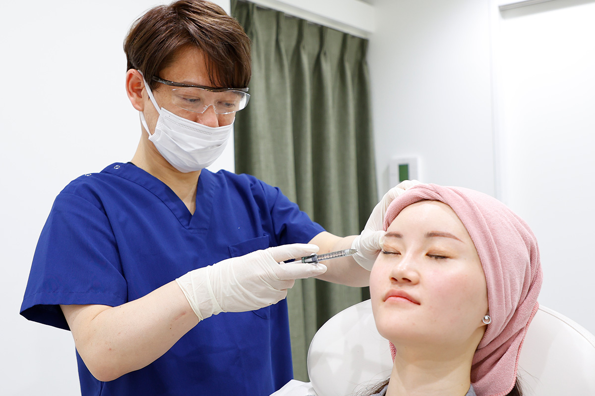 涙袋ヒアルロン酸注射の施術