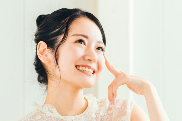 グラマラスライン（たれ目）形成術で目が大きくなった女性