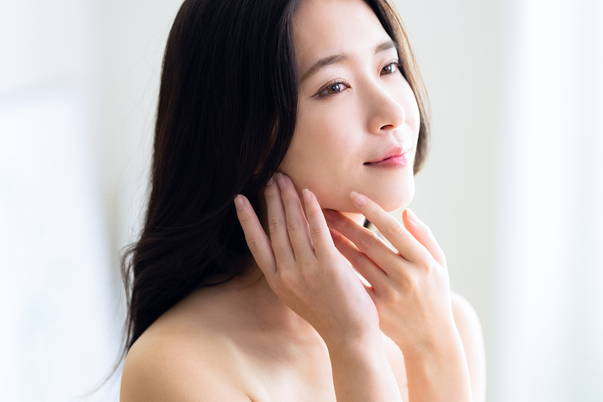 プロファイロで自然にお肌がふっくらした女性